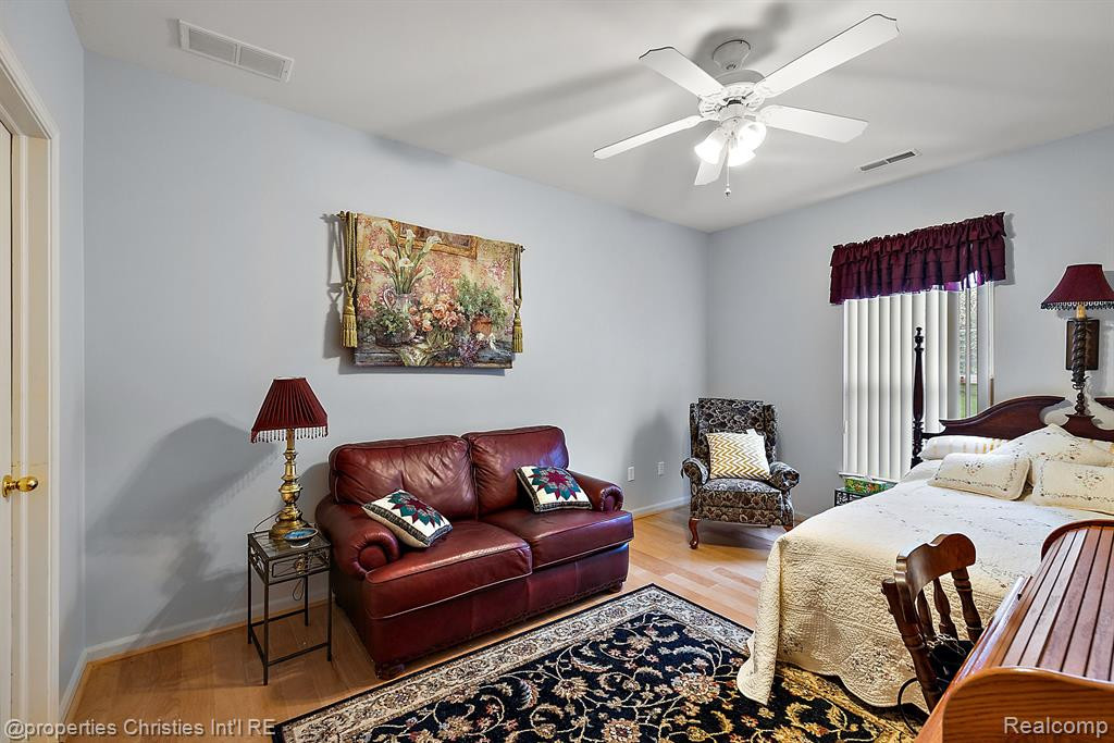 1105 Saratoga Boulevard, 3, Walled Lake, MI 48390 — Photo 25