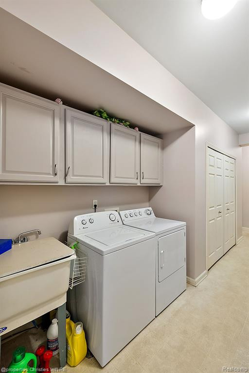 1105 Saratoga Boulevard, 3, Walled Lake, MI 48390 — Photo 30