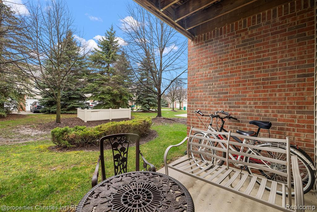 1105 Saratoga Boulevard, 3, Walled Lake, MI 48390 — Photo 31