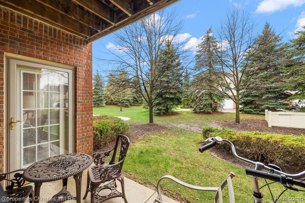 1105 Saratoga Boulevard, 3, Walled Lake, MI 48390 — Photo 32