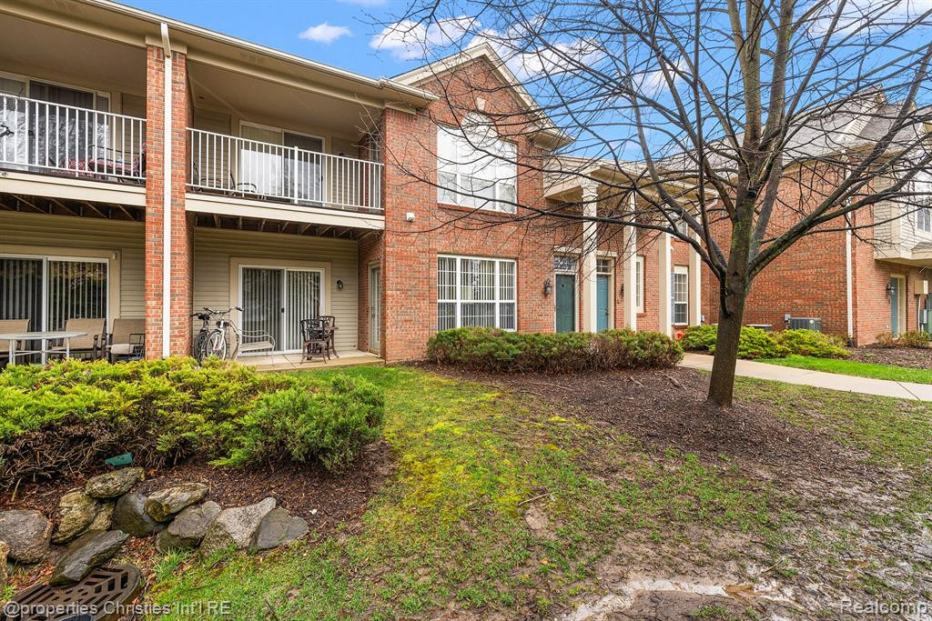 1105 Saratoga Boulevard, 3, Walled Lake, MI 48390 — Photo 34