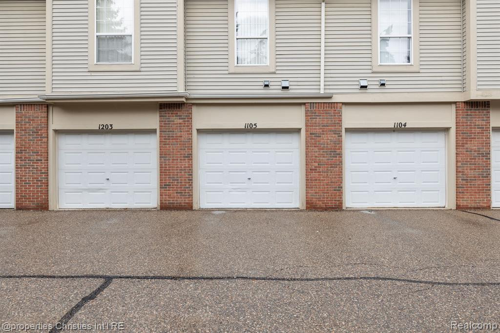 1105 Saratoga Boulevard, 3, Walled Lake, MI 48390 — Photo 36