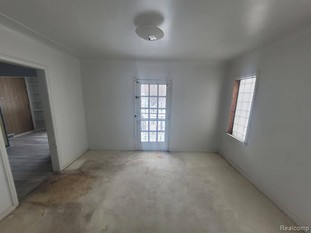 5567 NEWPORT Street, Detroit, MI 48213 — Photo 4