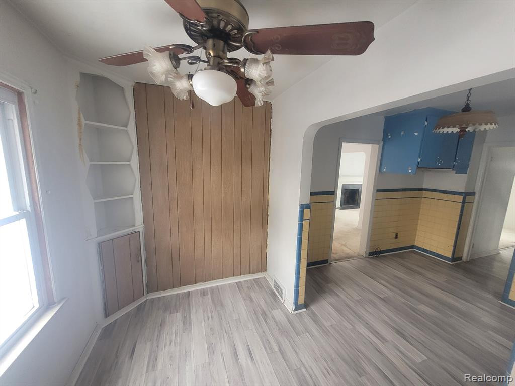 5567 NEWPORT Street, Detroit, MI 48213 — Photo 8