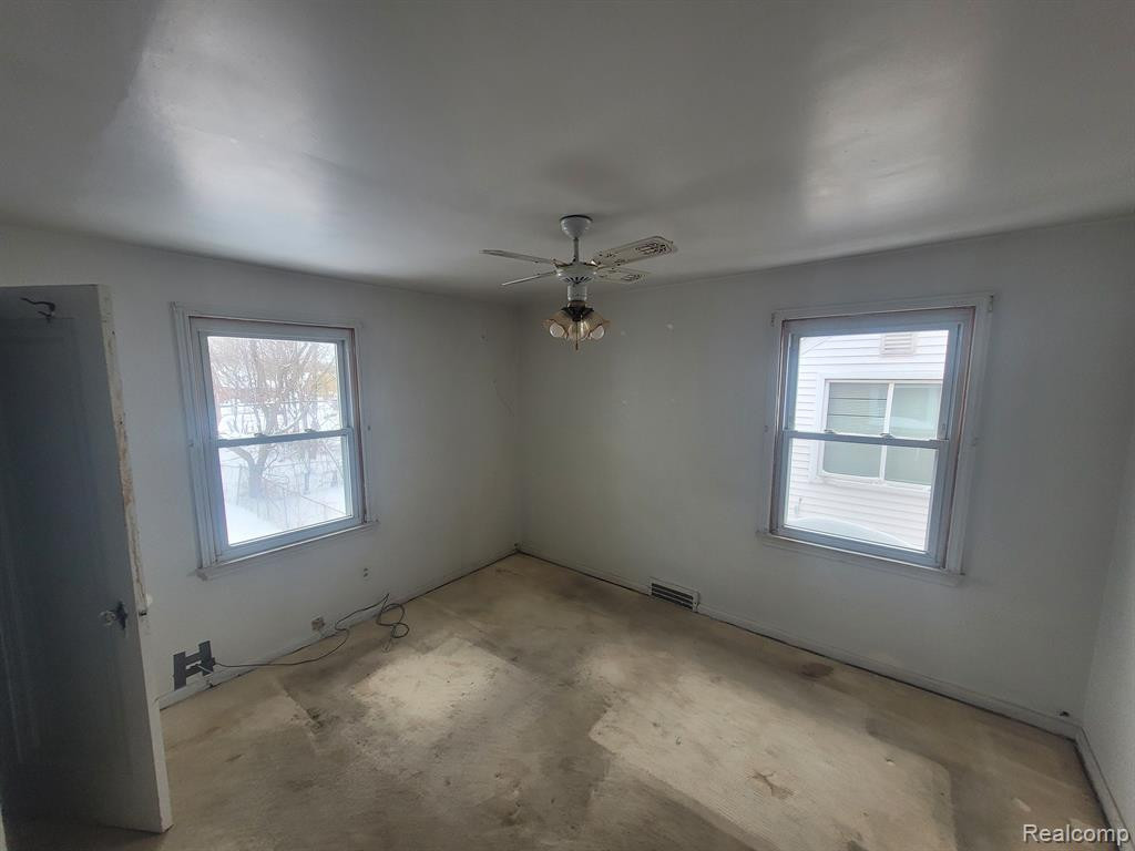 5567 NEWPORT Street, Detroit, MI 48213 — Photo 16