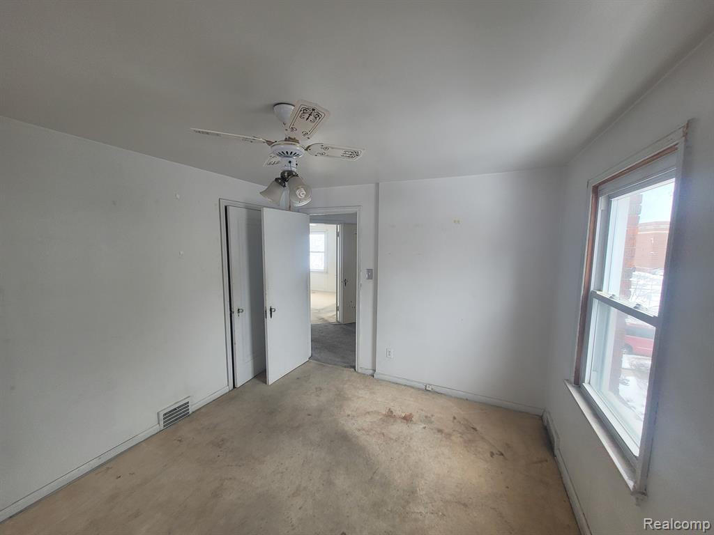 5567 NEWPORT Street, Detroit, MI 48213 — Photo 19