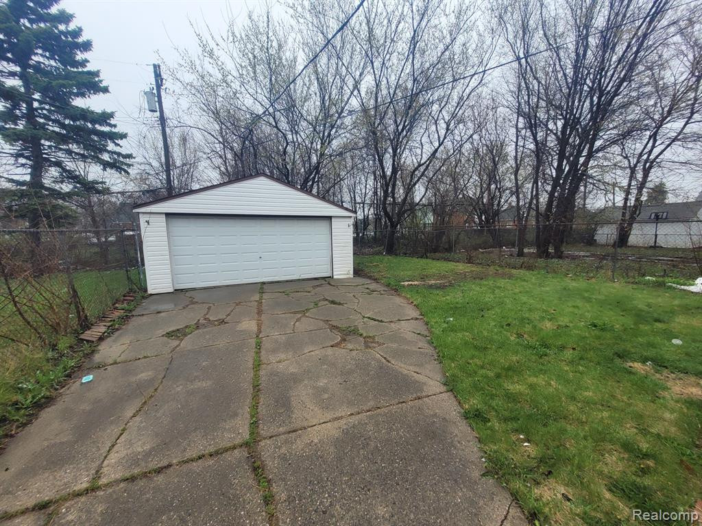 5567 NEWPORT Street, Detroit, MI 48213 — Photo 20