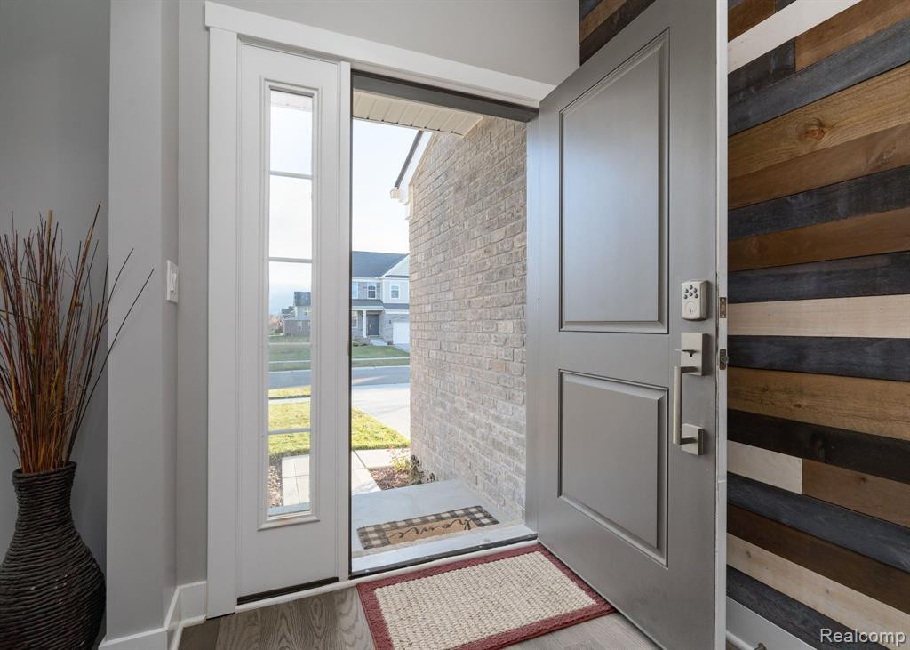 50614 MAYWOOD Drive, Canton, MI 48188 — Photo 5