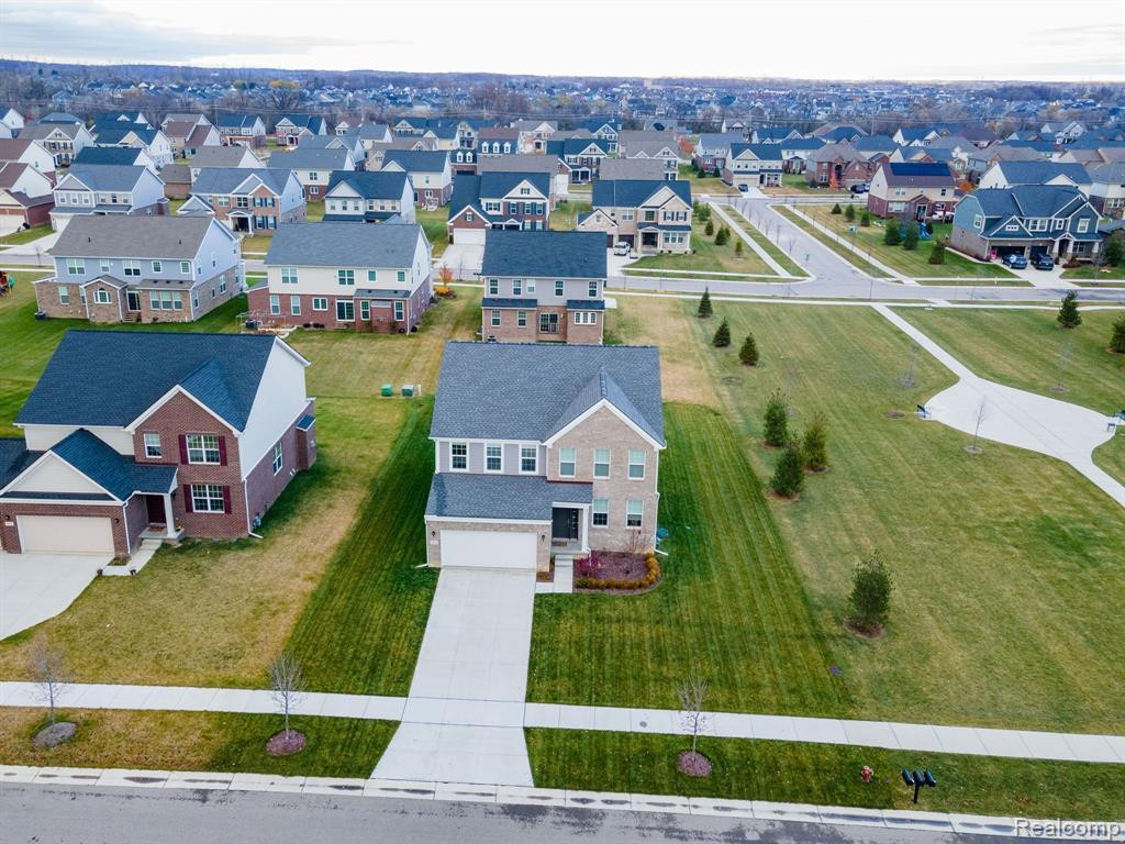 50614 MAYWOOD Drive, Canton, MI 48188 — Photo 59