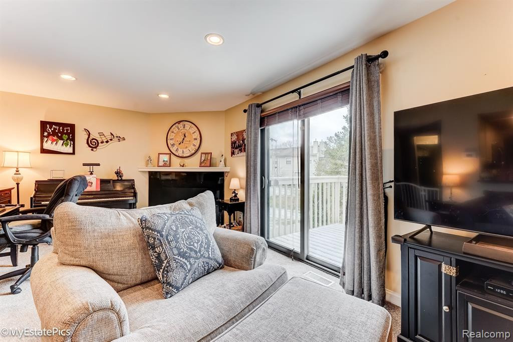 5644 DRAKE HOLLOW Drive E, West Bloomfield, MI — Photo 8