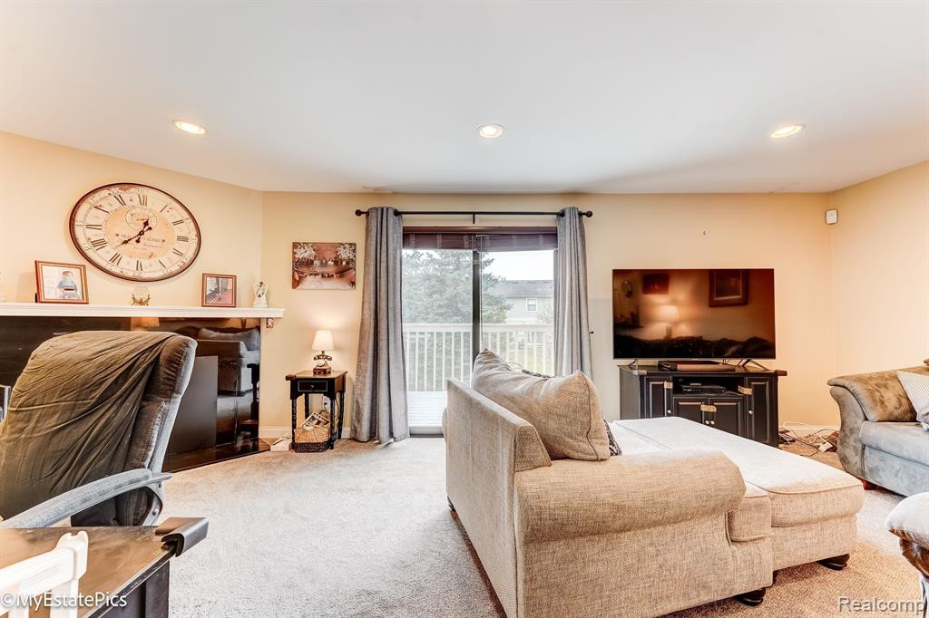 5644 DRAKE HOLLOW Drive E, West Bloomfield, MI — Photo 9