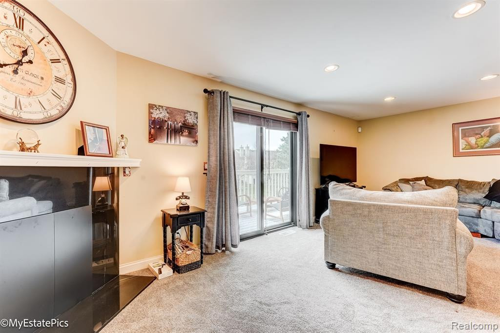 5644 DRAKE HOLLOW Drive E, West Bloomfield, MI — Photo 11