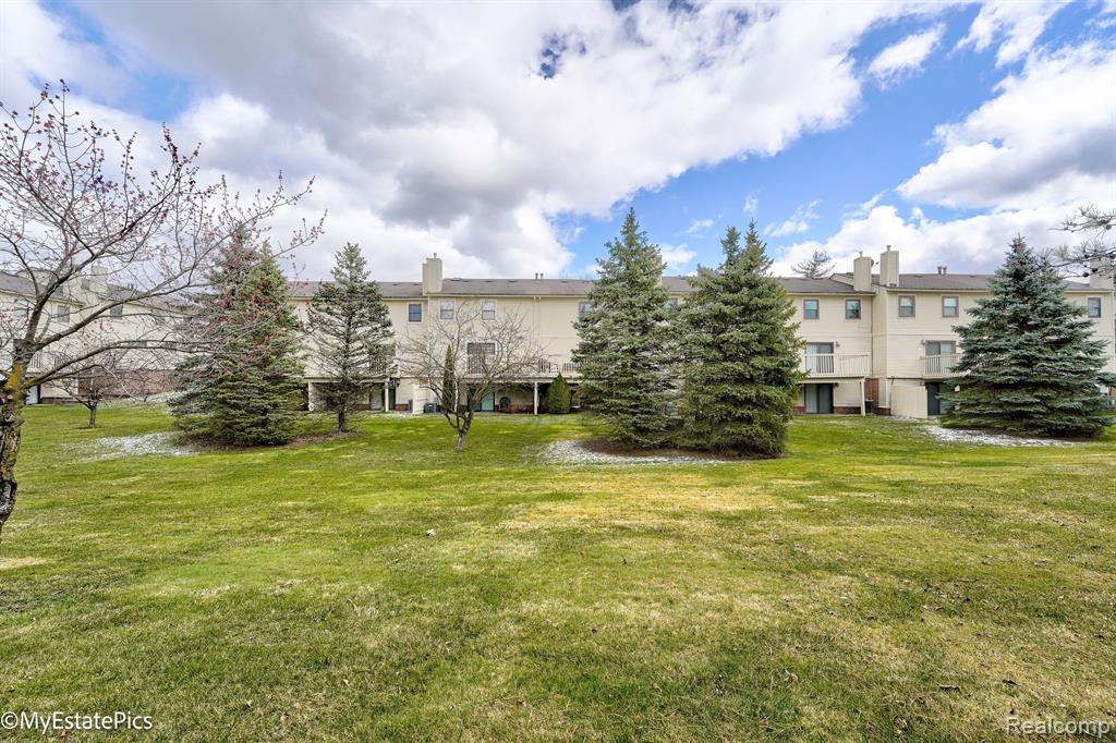5644 DRAKE HOLLOW Drive E, West Bloomfield, MI — Photo 44