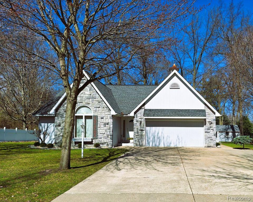 112 WOODLAWN Drive, St. Charles, MI 48655 — Photo 2