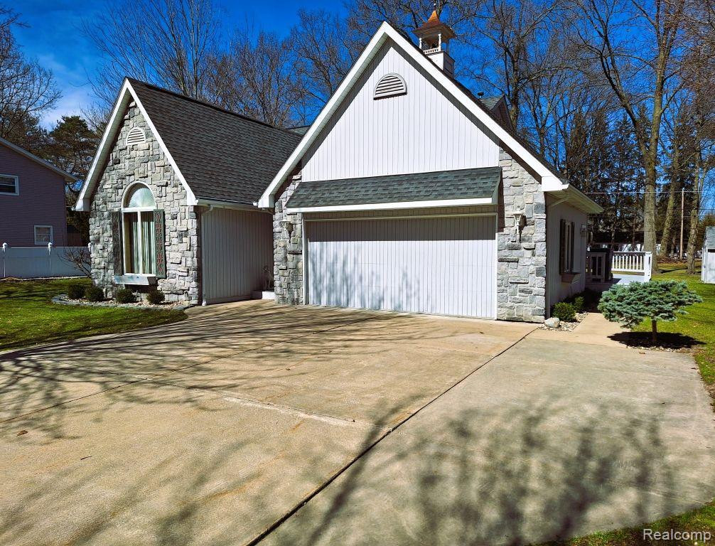 112 WOODLAWN Drive, St. Charles, MI 48655 — Photo 3