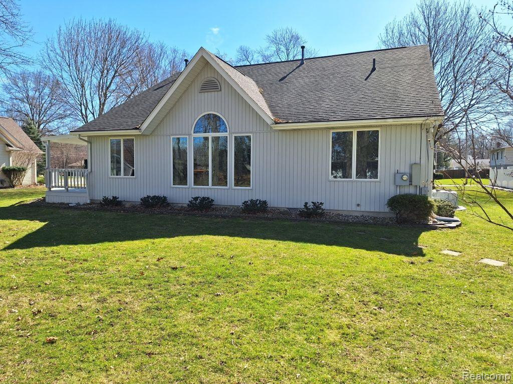 112 WOODLAWN Drive, St. Charles, MI 48655 — Photo 4