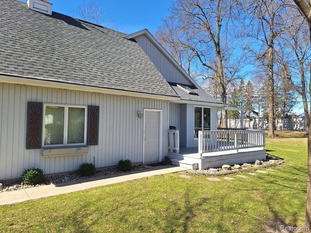 112 WOODLAWN Drive, St. Charles, MI 48655 — Photo 5