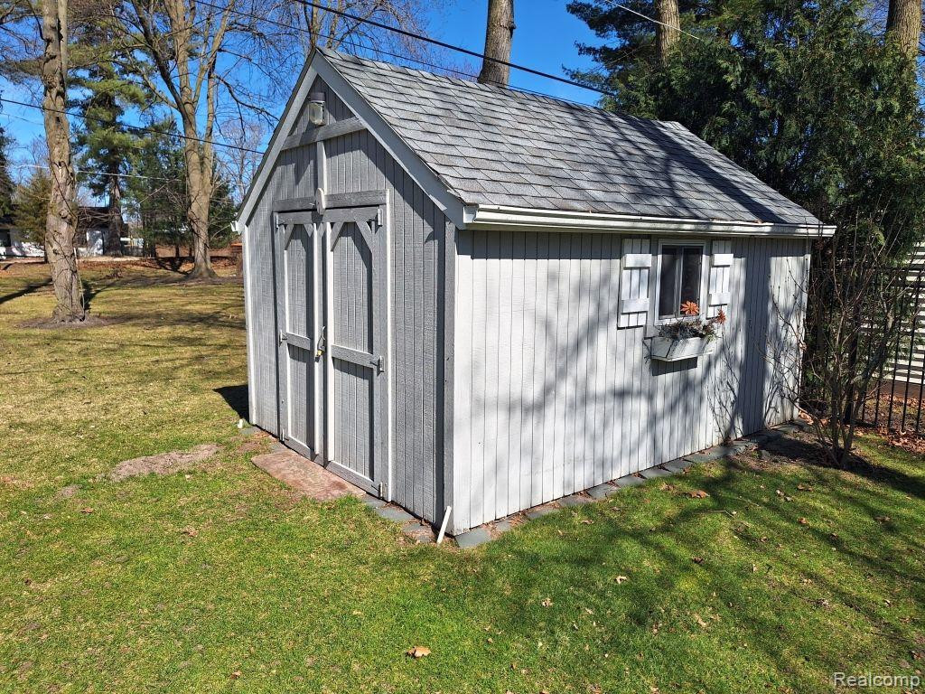 112 WOODLAWN Drive, St. Charles, MI 48655 — Photo 7