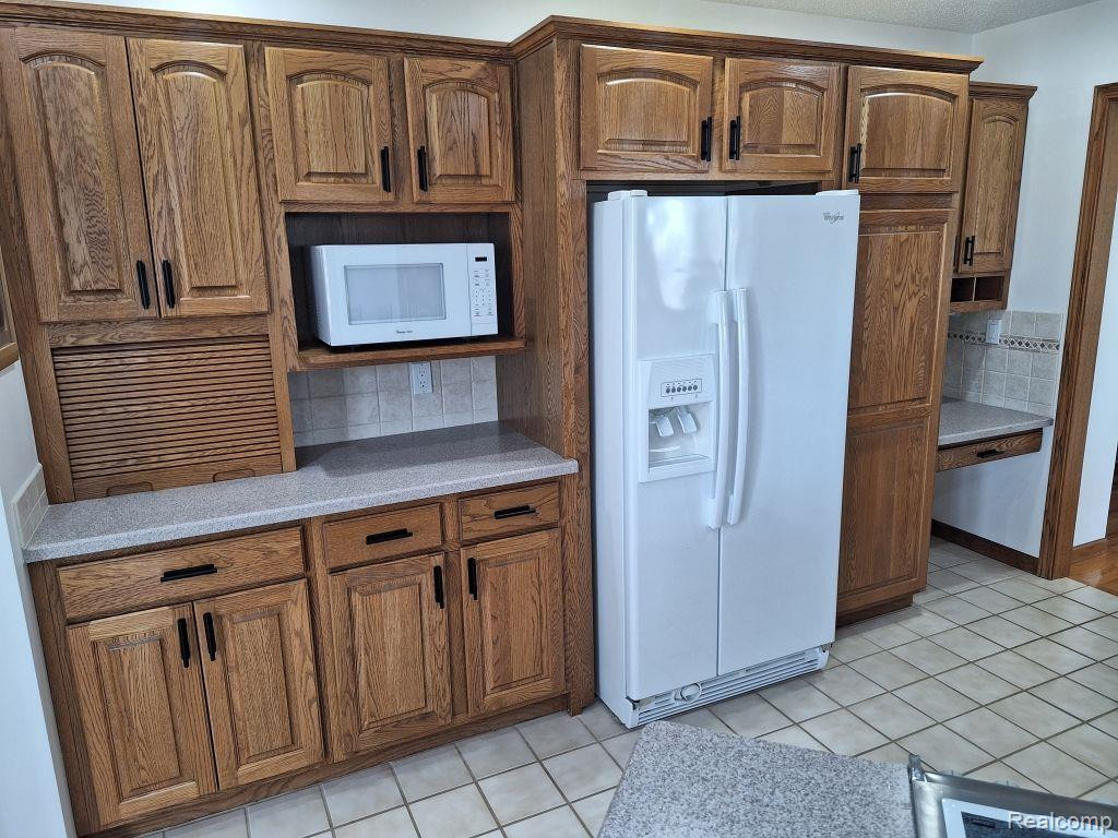 112 WOODLAWN Drive, St. Charles, MI 48655 — Photo 12
