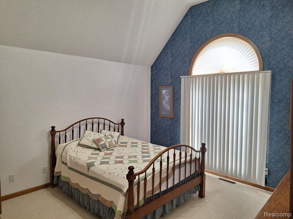 112 WOODLAWN Drive, St. Charles, MI 48655 — Photo 16