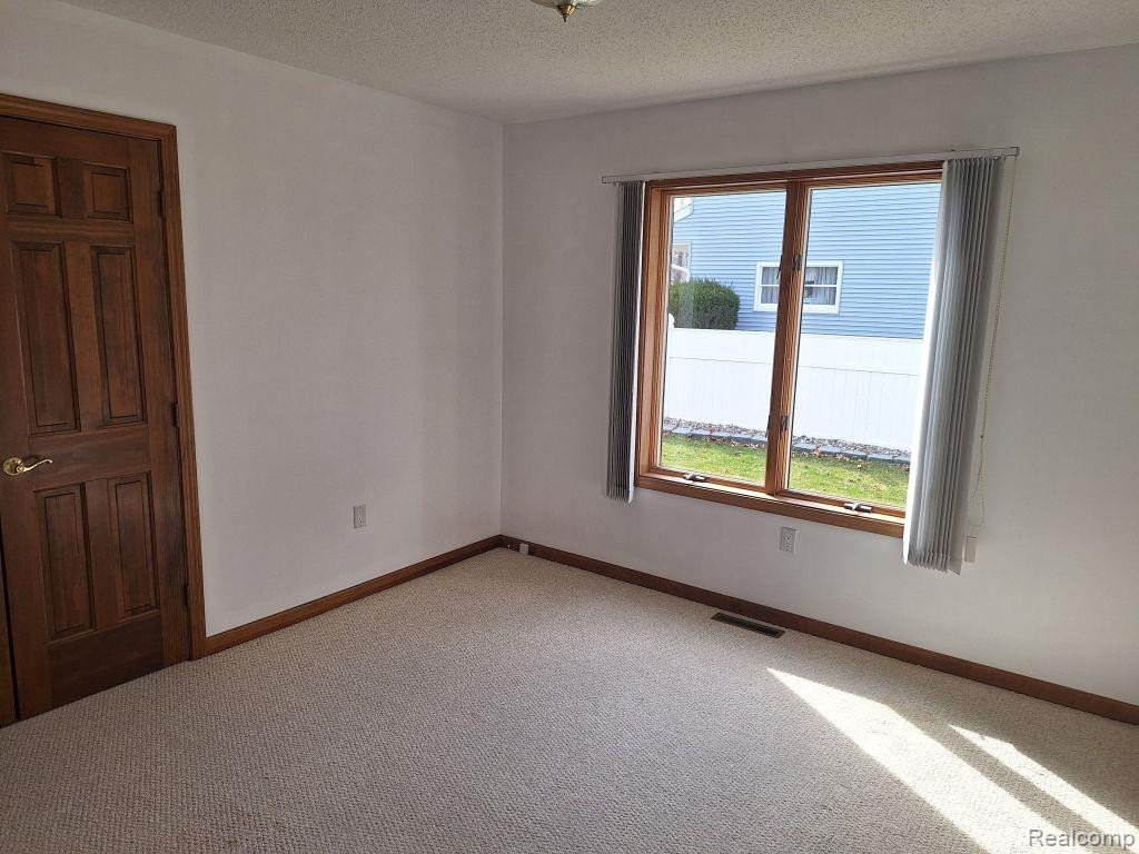 112 WOODLAWN Drive, St. Charles, MI 48655 — Photo 24