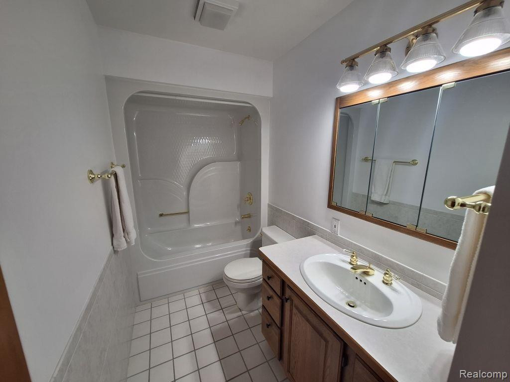 112 WOODLAWN Drive, St. Charles, MI 48655 — Photo 25