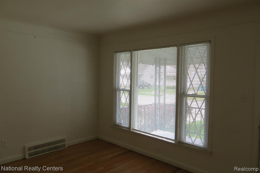4171 HUBBARD Avenue, Lincoln Park, MI 48146 — Photo 9