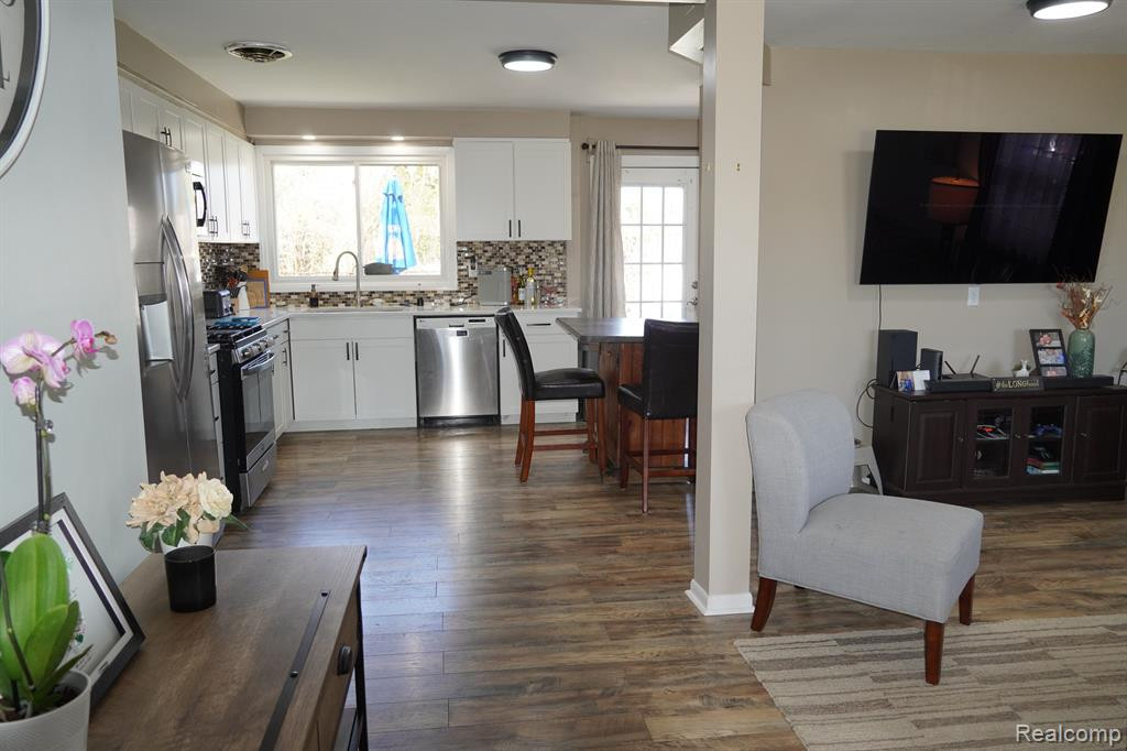 4625 AUBURN Road, Shelby Twp, MI 48317 — Photo 3
