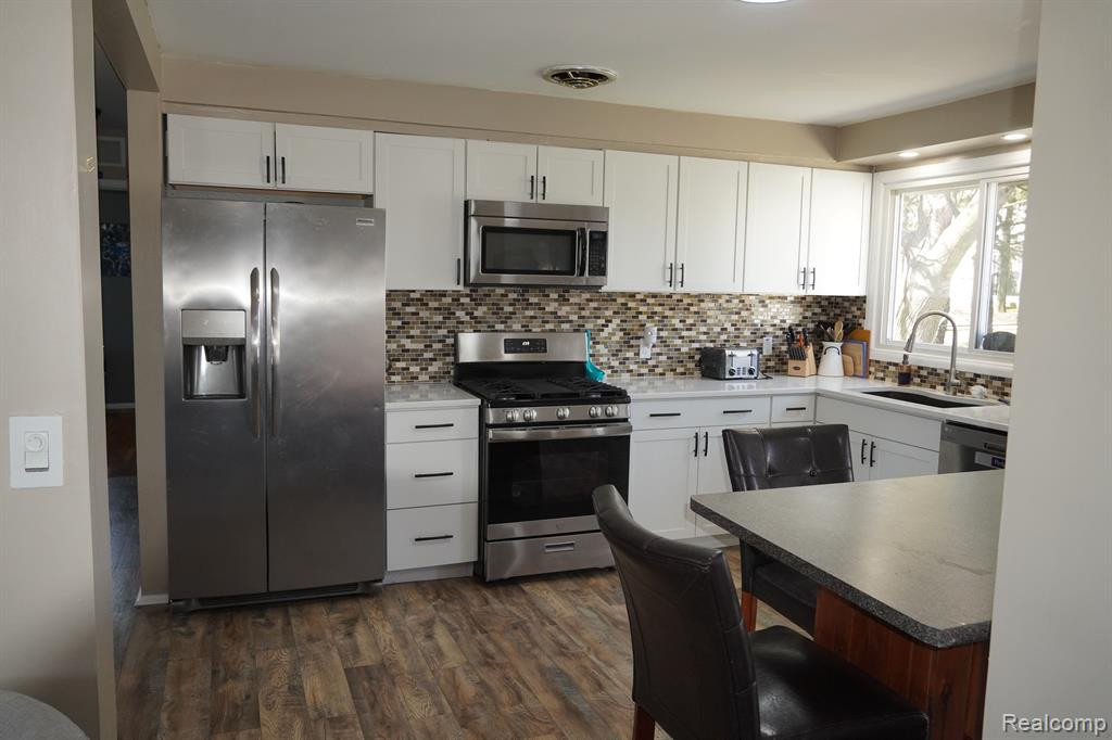 4625 AUBURN Road, Shelby Twp, MI 48317 — Photo 6
