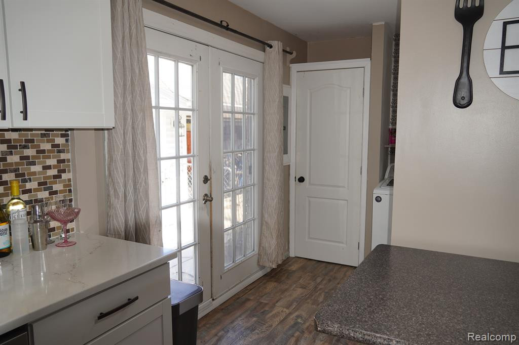 4625 AUBURN Road, Shelby Twp, MI 48317 — Photo 8
