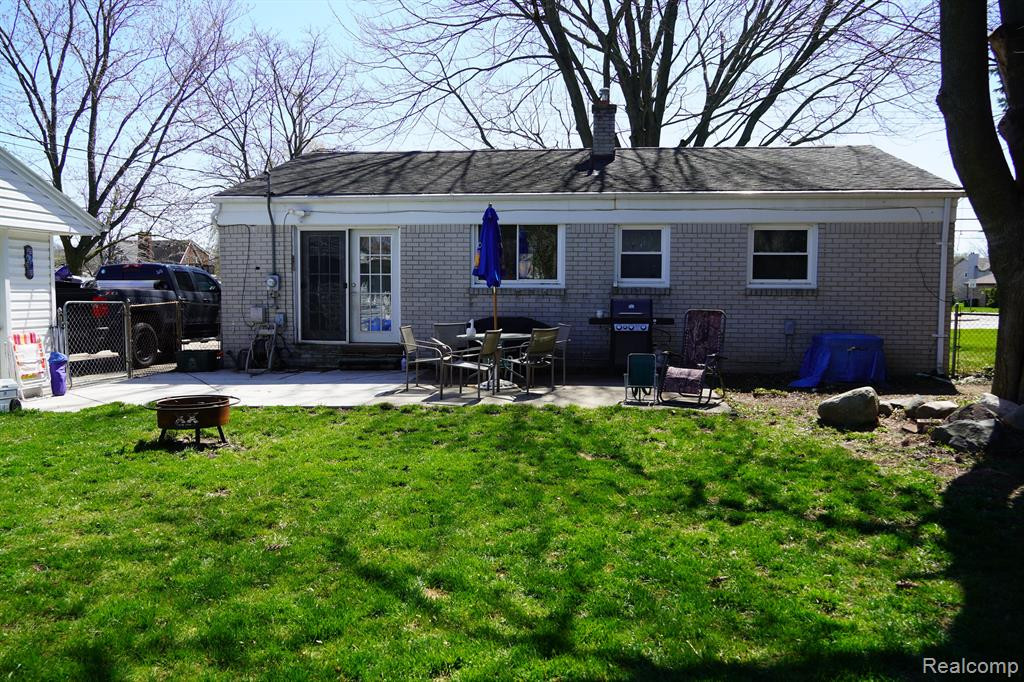 4625 AUBURN Road, Shelby Twp, MI 48317 — Photo 21