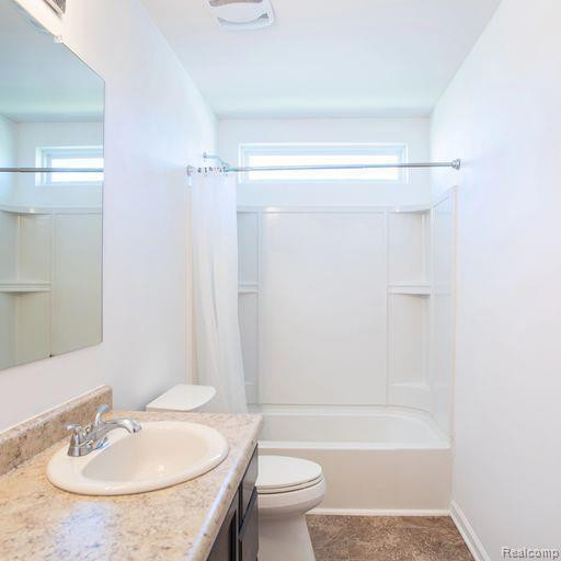 9165 Creekway Drive, Ypsilanti, MI 48197 — Photo 21