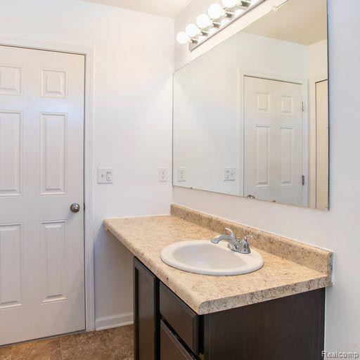 9165 Creekway Drive, Ypsilanti, MI 48197 — Photo 22