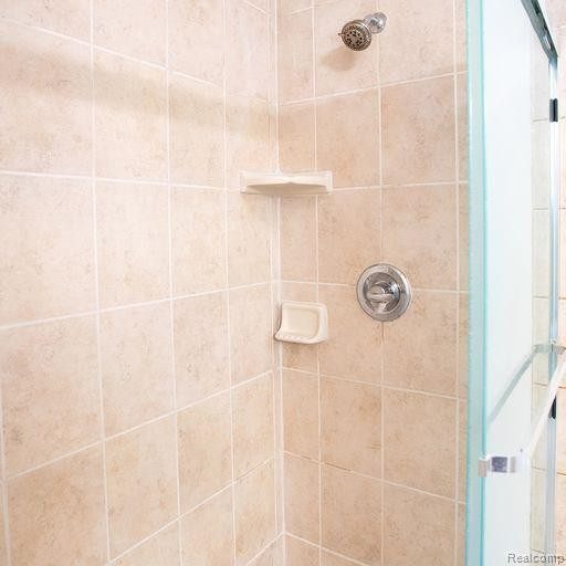9165 Creekway Drive, Ypsilanti, MI 48197 — Photo 25