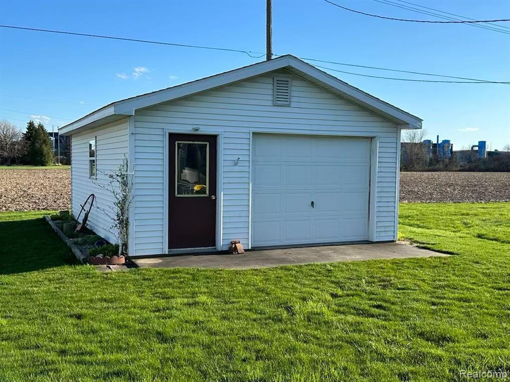7017 E MICHIGAN Avenue, Pigeon Vlg, MI — Photo 4