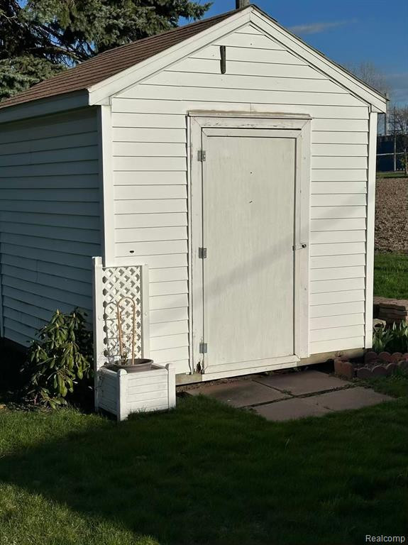 7017 E MICHIGAN Avenue, Pigeon Vlg, MI — Photo 5