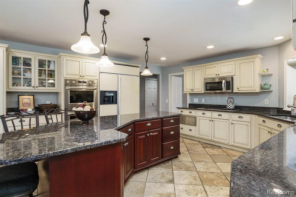 7460 STONY RIVER Court, Bloomfield Hills, MI 48301 — Photo 6