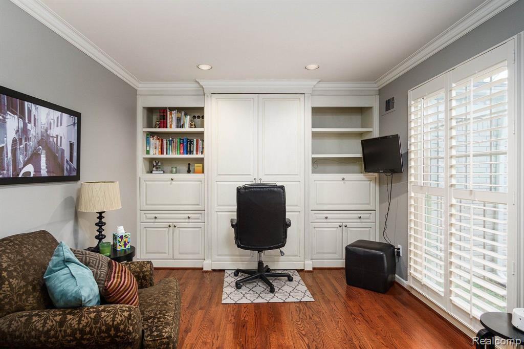 7460 STONY RIVER Court, Bloomfield Hills, MI 48301 — Photo 17