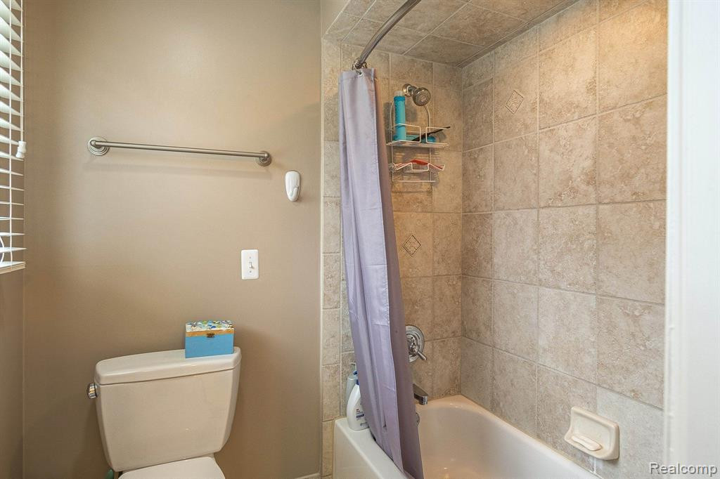 7460 STONY RIVER Court, Bloomfield Hills, MI 48301 — Photo 30