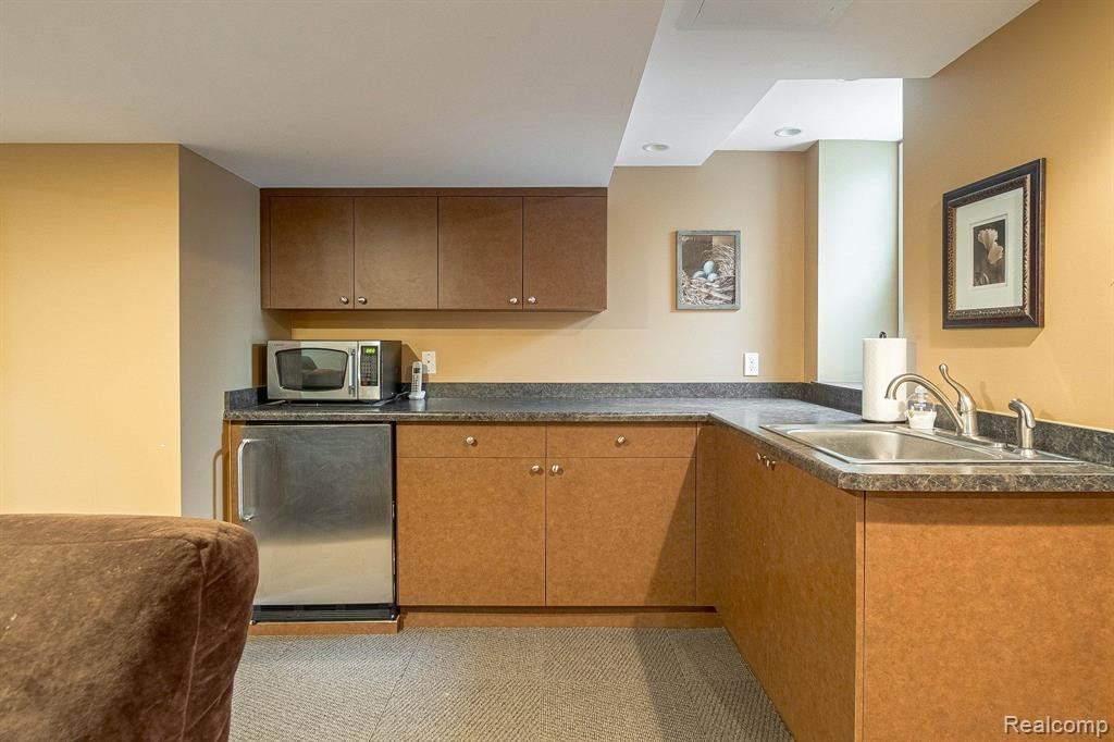 7460 STONY RIVER Court, Bloomfield Hills, MI 48301 — Photo 37