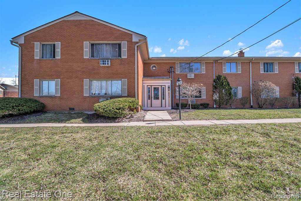 803 PLATE Street, 104, Rochester, MI 48307 — front exterior