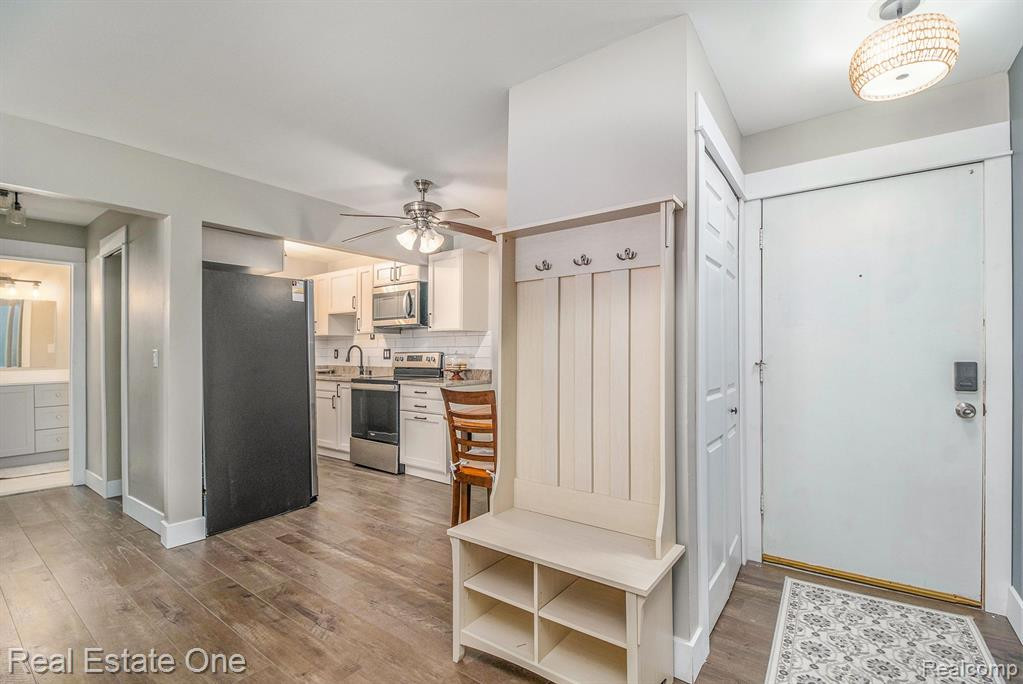803 PLATE Street, 104, Rochester, MI 48307 — Photo 8