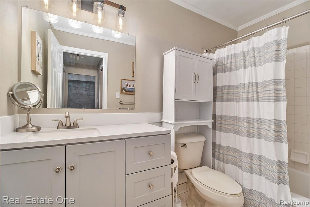 803 PLATE Street, 104, Rochester, MI 48307 — Photo 13
