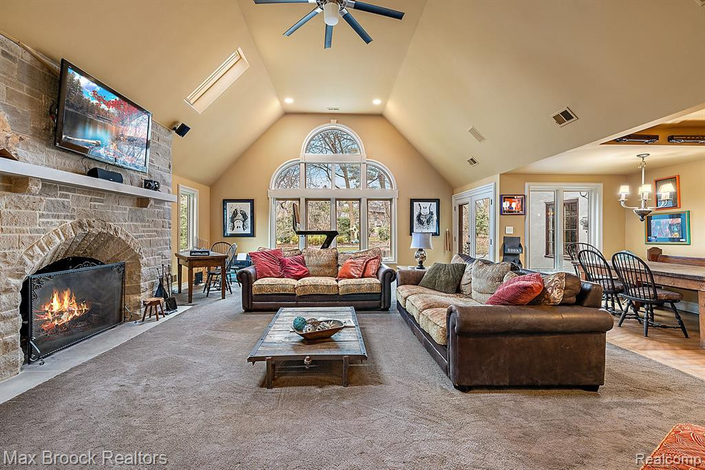 80 Devon Road, Bloomfield Hills, MI 48302 — Photo 14