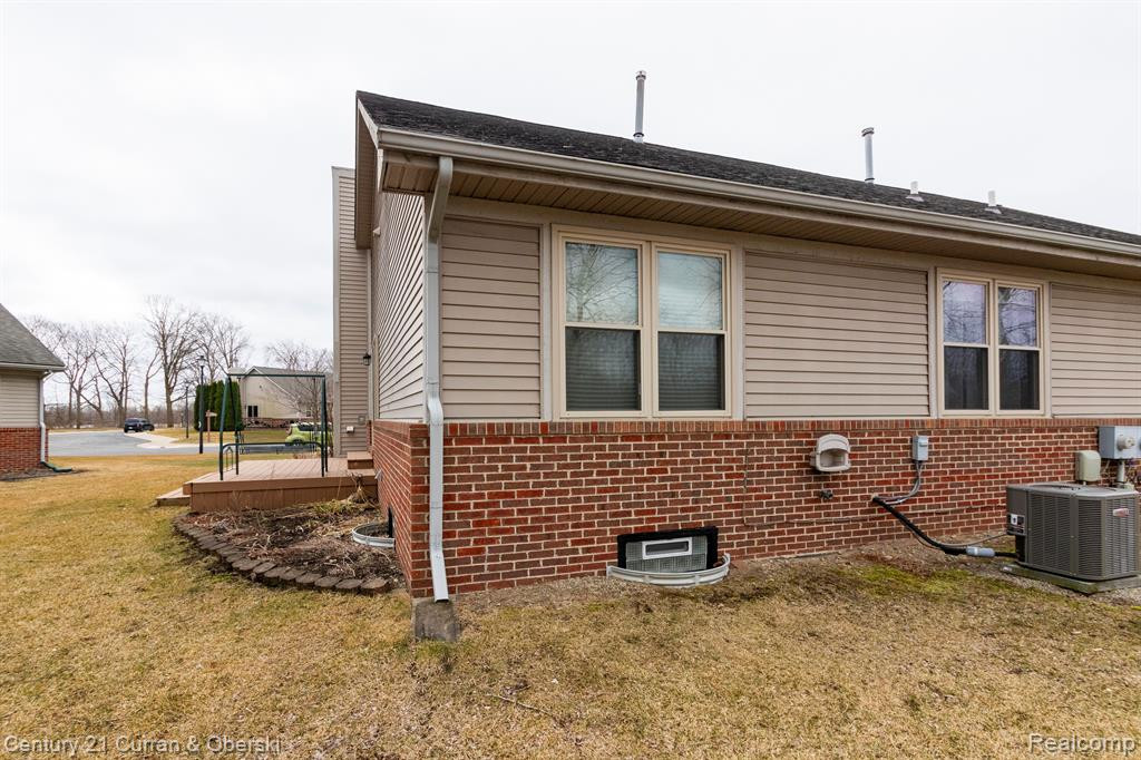 6098 COLONY PARK Drive, Ypsilanti, MI 48197 — Photo 24