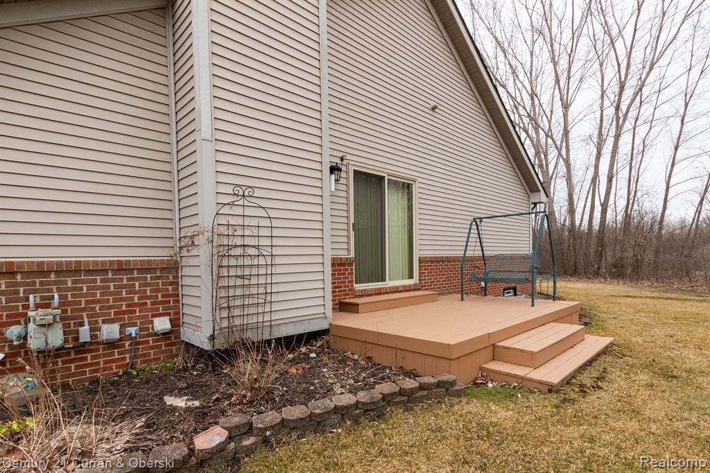 6098 COLONY PARK Drive, Ypsilanti, MI 48197 — Photo 25