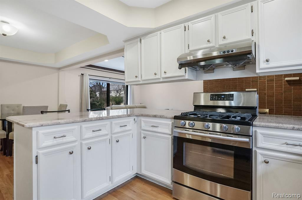 5069 FALMOUTH Drive, Troy, MI 48085 — Photo 10
