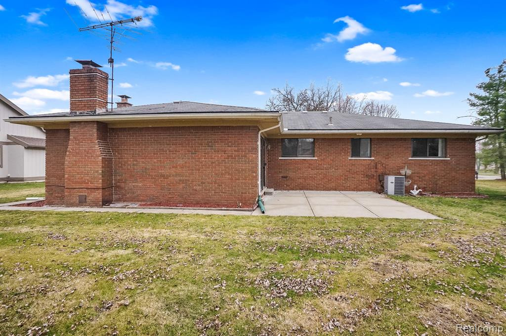 5069 FALMOUTH Drive, Troy, MI 48085 — Photo 24