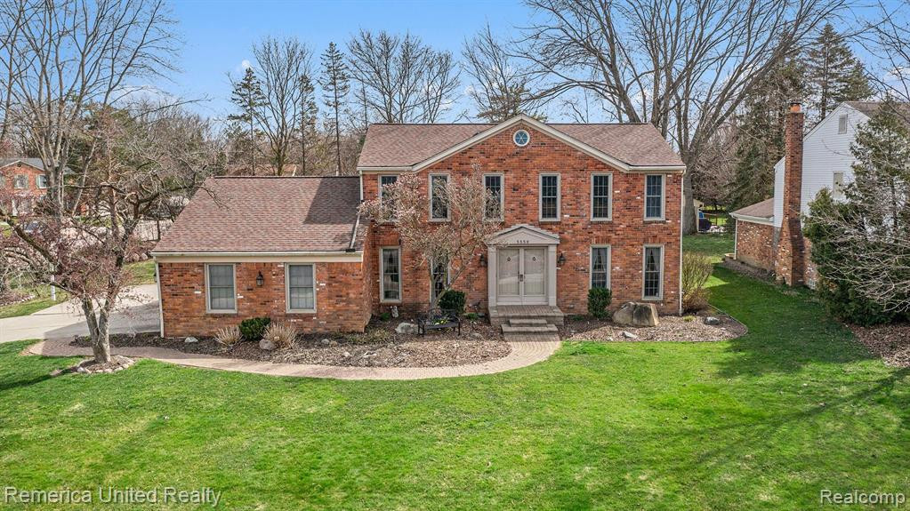 5550 CRISPIN WAY Road, West Bloomfield, MI 48323 — front exterior