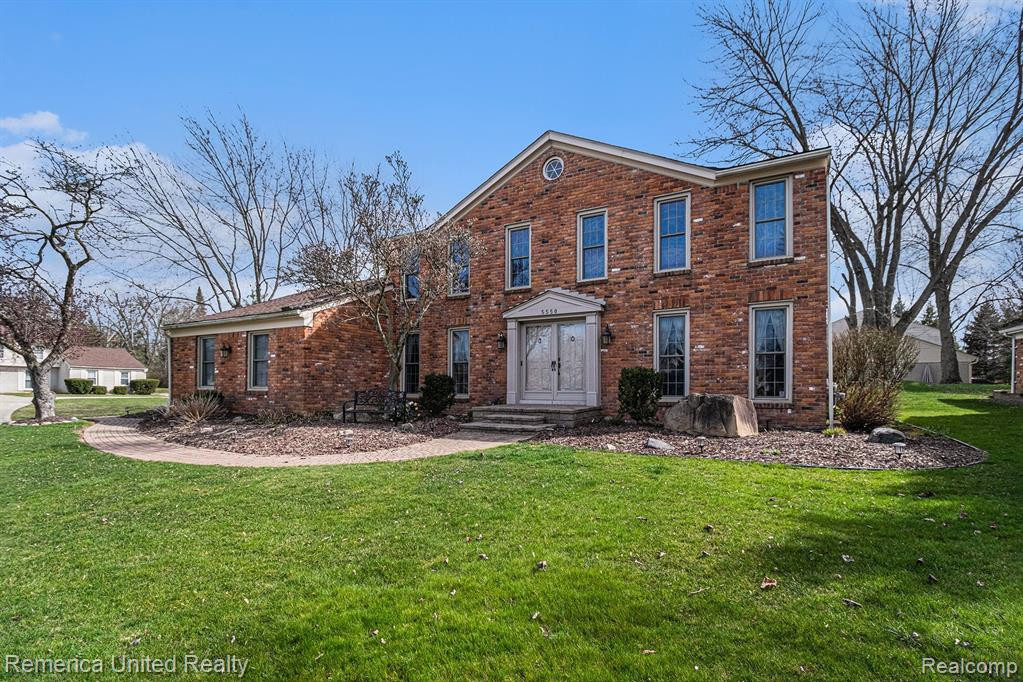 5550 CRISPIN WAY Road, West Bloomfield, MI 48323 — Photo 3